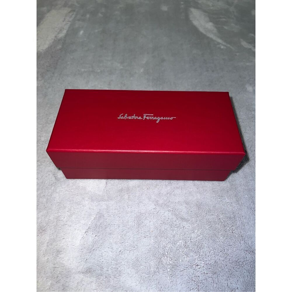 Women’s FERRAGAMO 61mm Gancini Sunglasses - Picture 6 of 10